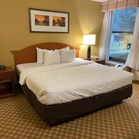 Quality Inn & Suites 사지노 외부 사진