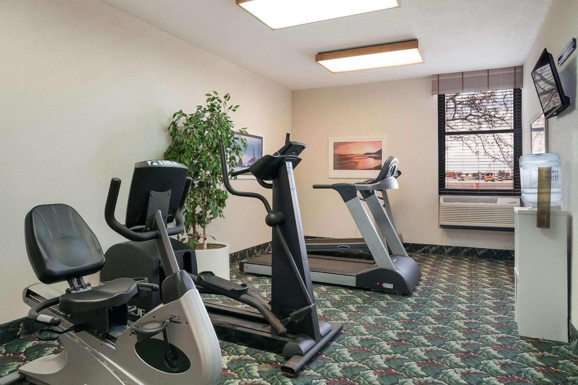 Quality Inn & Suites 사지노 외부 사진