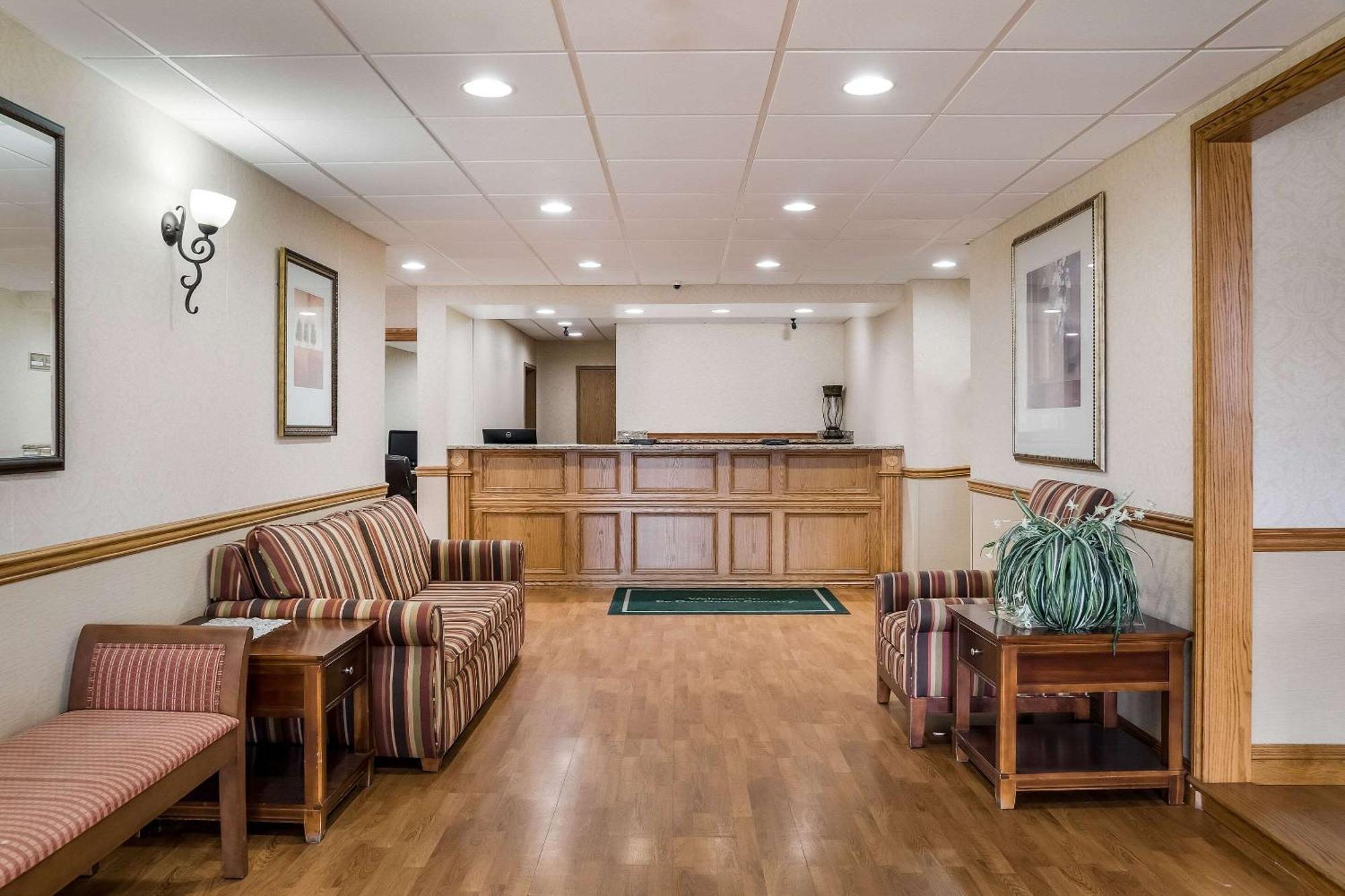 Quality Inn & Suites 사지노 외부 사진