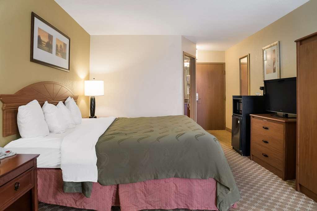 Quality Inn & Suites 사지노 객실 사진