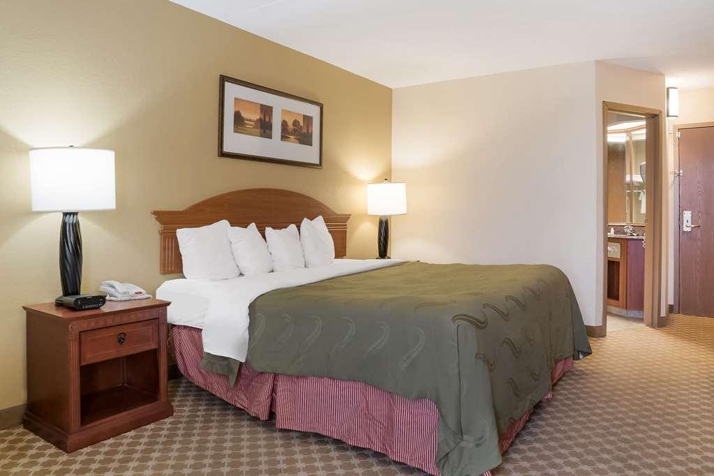 Quality Inn & Suites 사지노 객실 사진