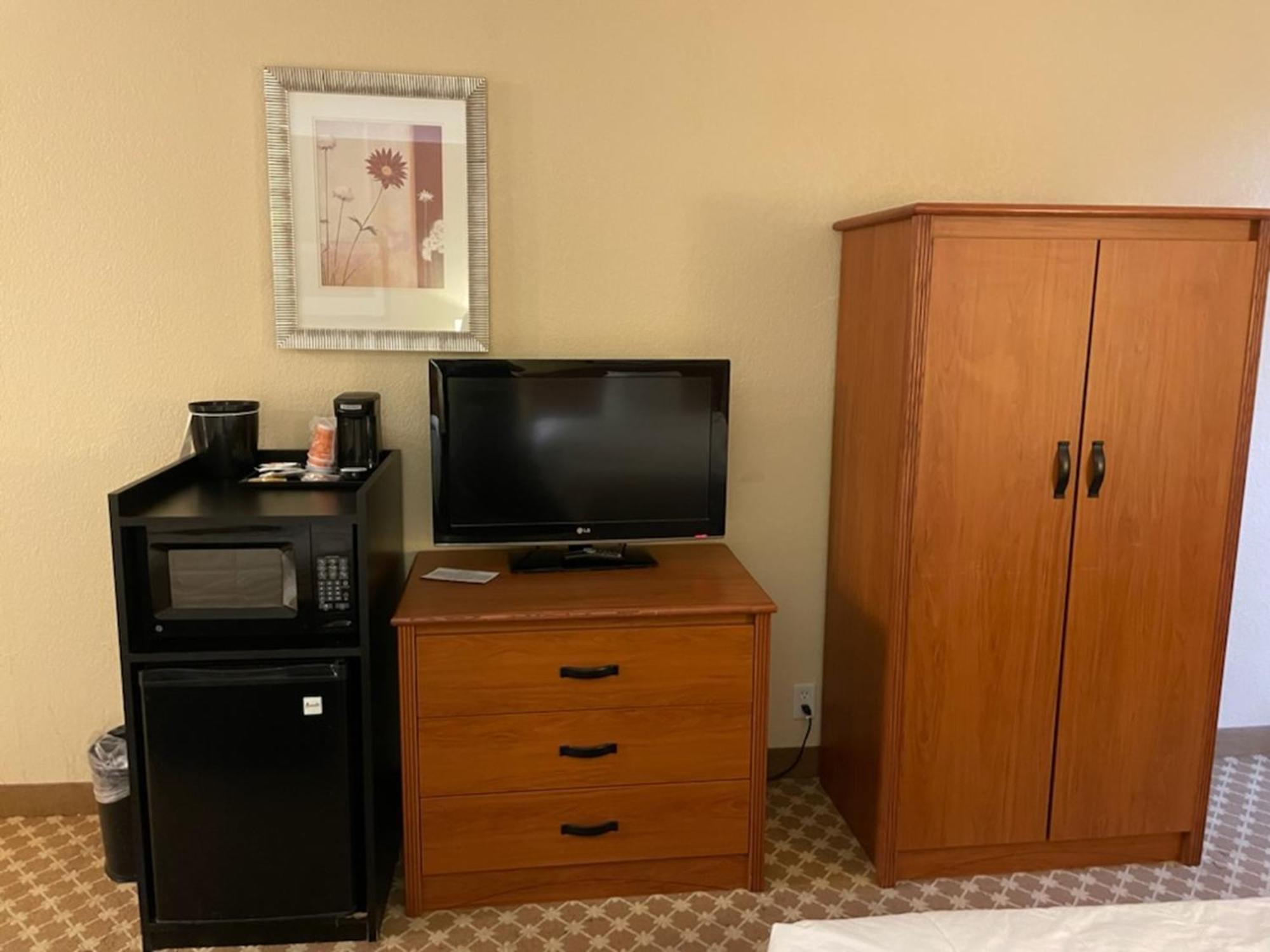 Quality Inn & Suites 사지노 외부 사진