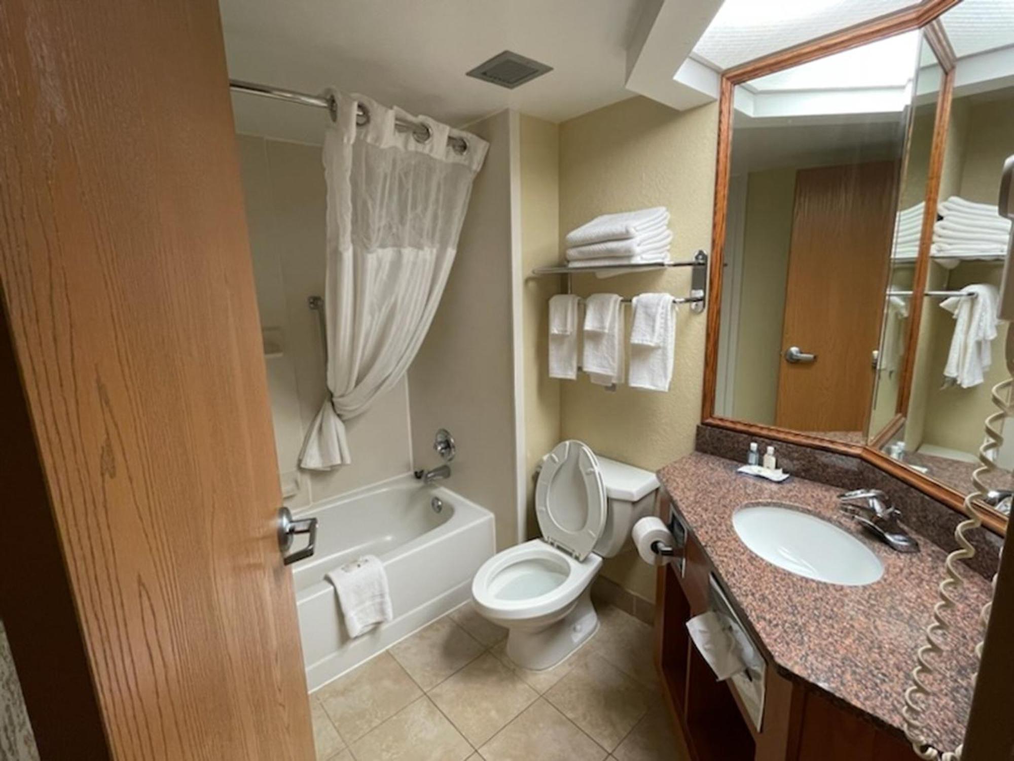 Quality Inn & Suites 사지노 외부 사진