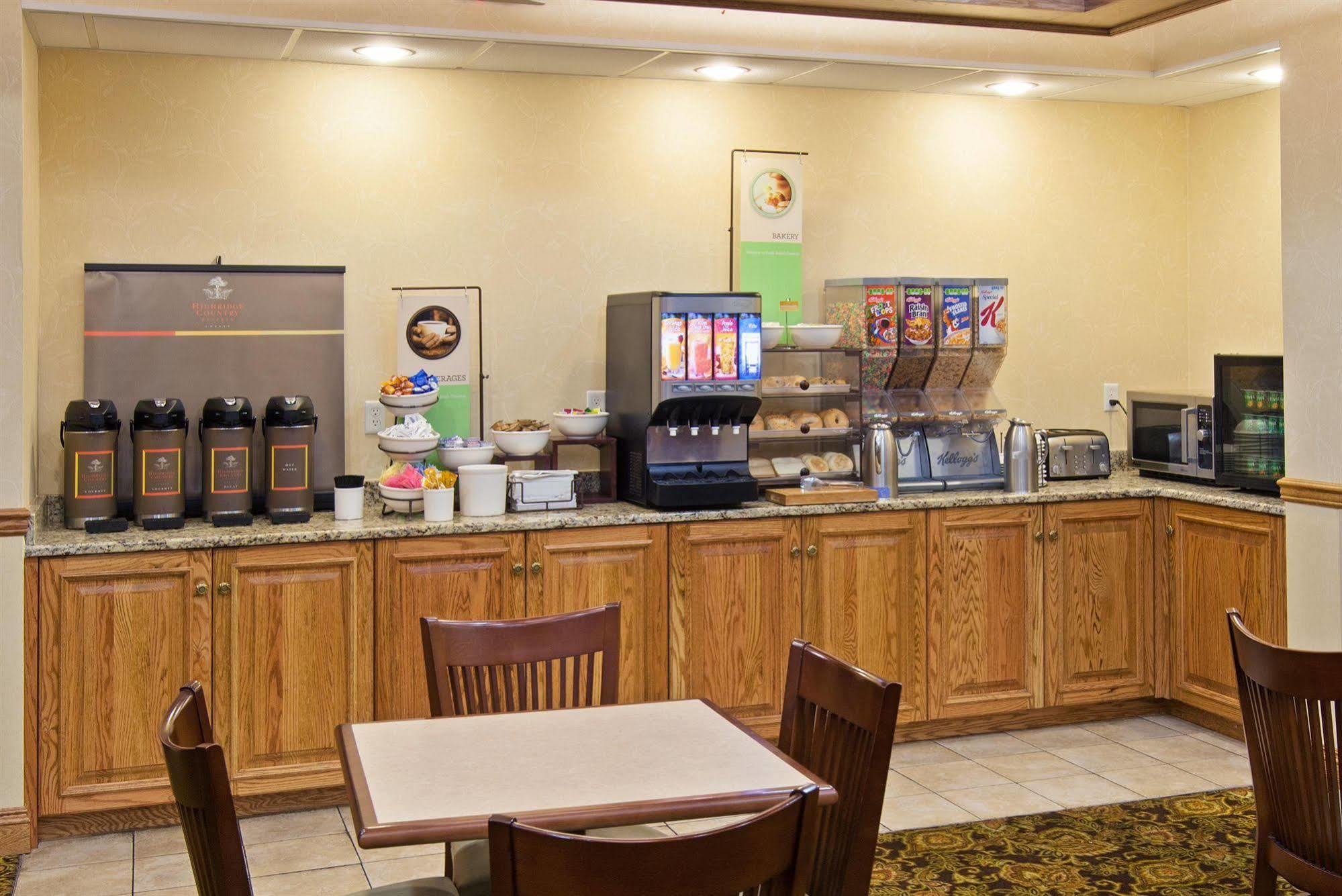 Quality Inn & Suites 사지노 레스토랑 사진
